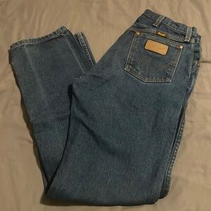 Wrangler men’s work jeans. 32x34. Little wear. Still good work pants. Outgrew 😂